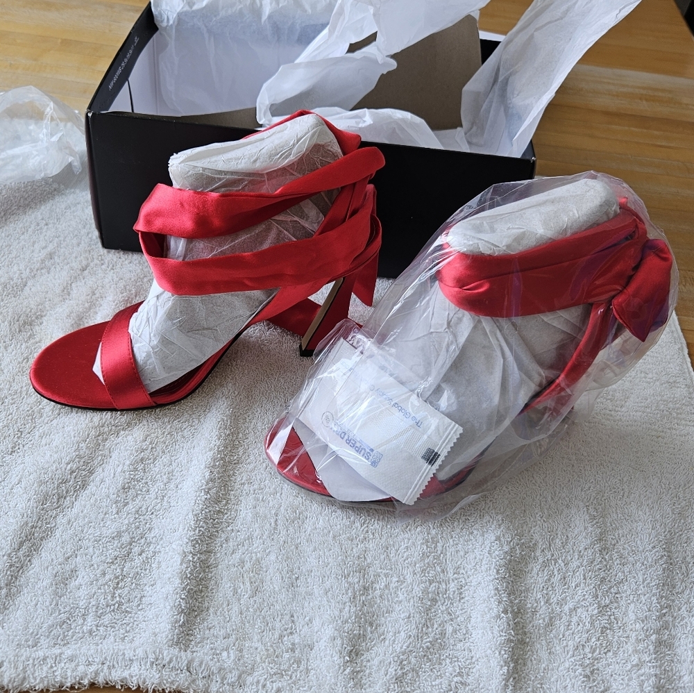 Nine West Kelsie 2 Medium Red Satin Sandal size 6.5 M